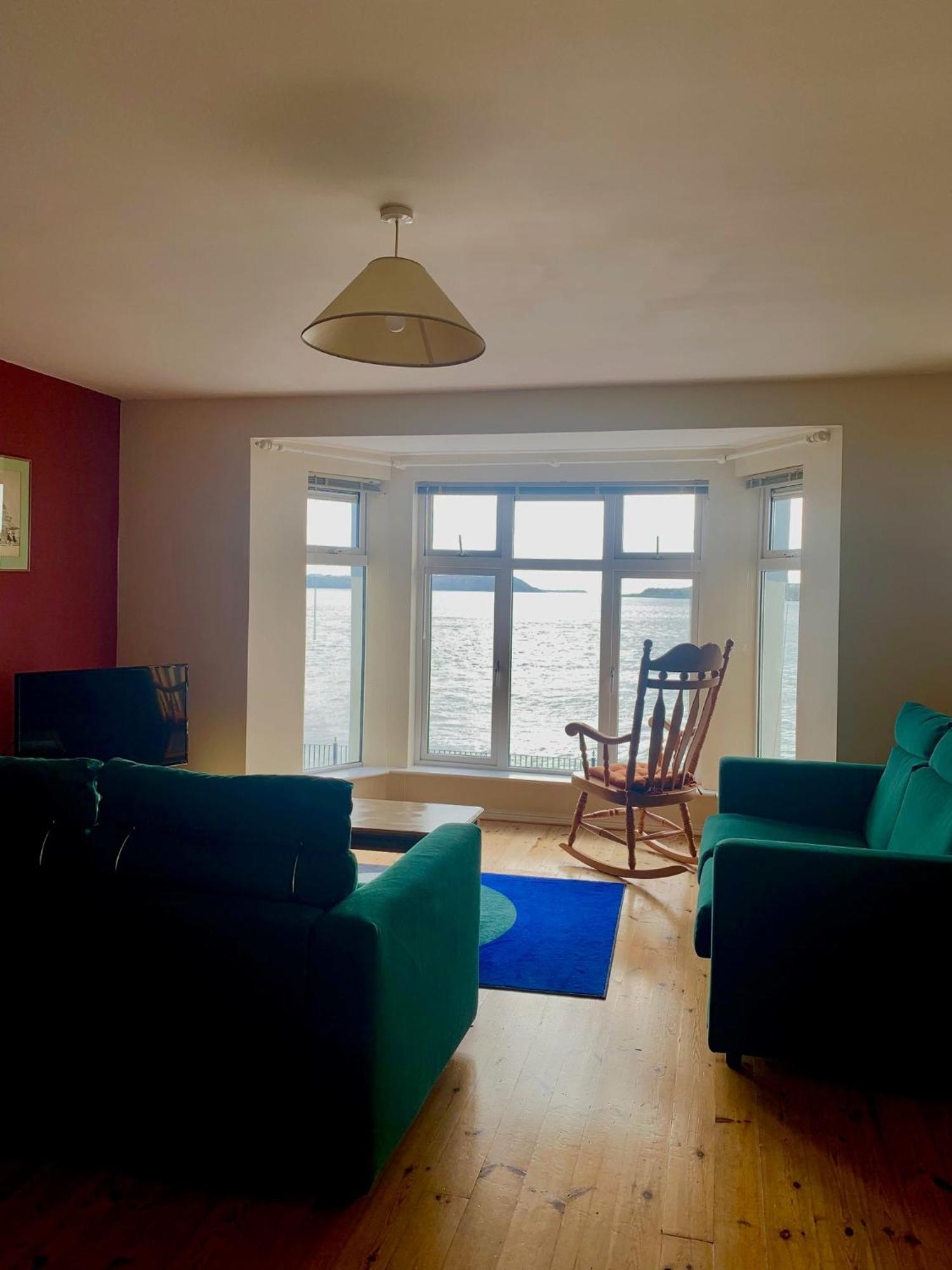 Bella Vista Hotel & Self Catering Suites Cobh Exteriör bild