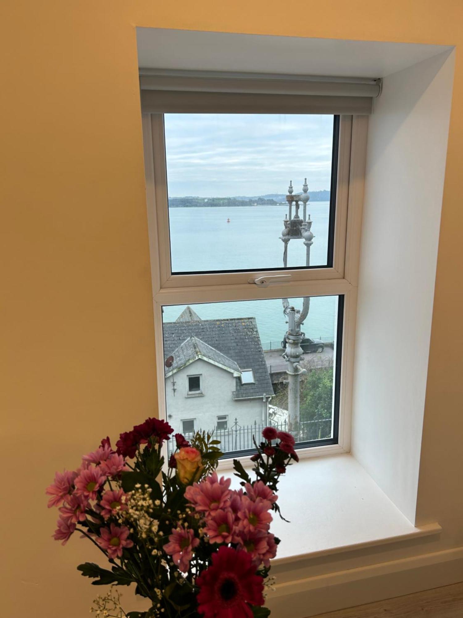 Bella Vista Hotel & Self Catering Suites Cobh Exteriör bild