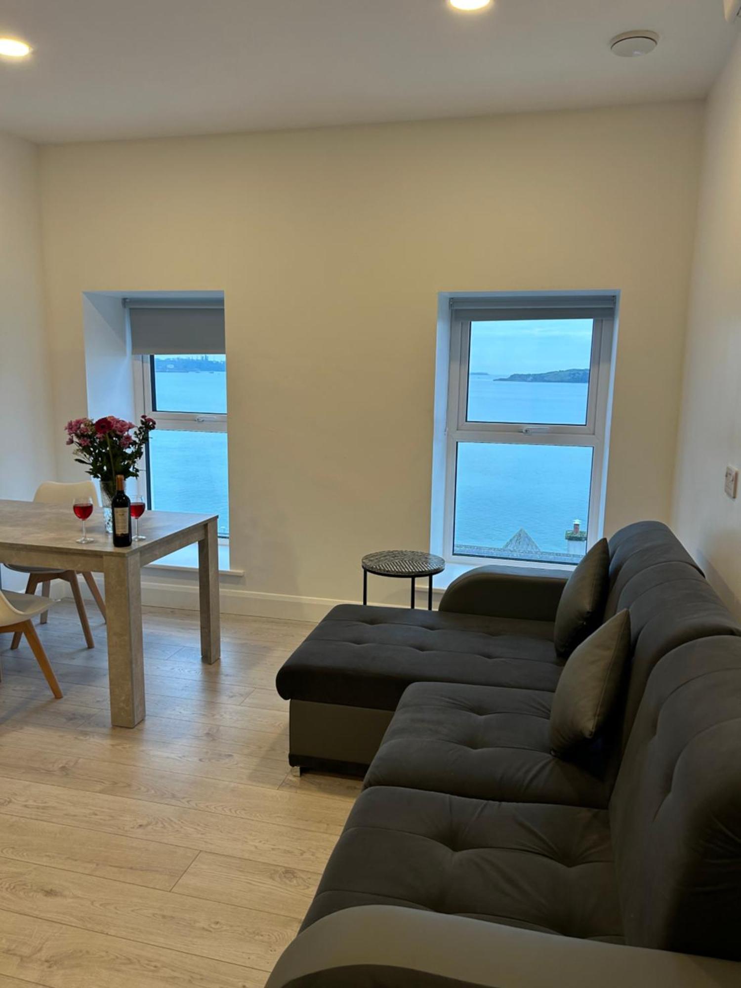 Bella Vista Hotel & Self Catering Suites Cobh Exteriör bild