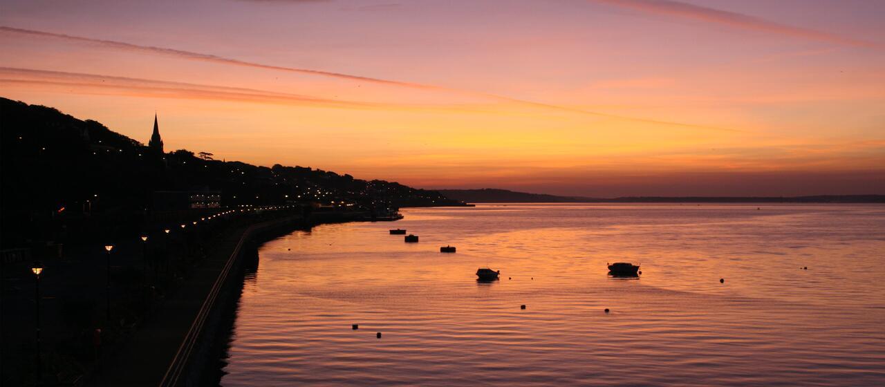 Bella Vista Hotel & Self Catering Suites Cobh Exteriör bild