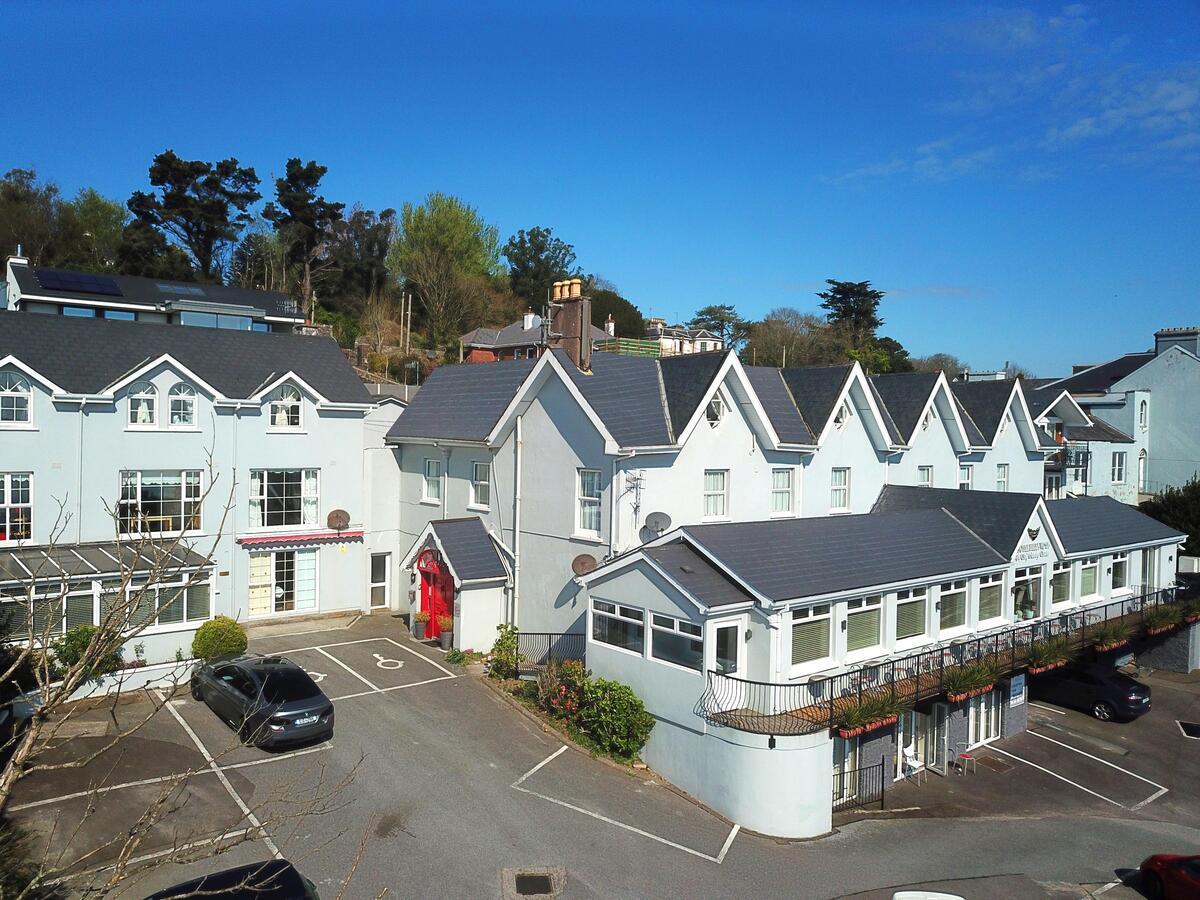 Bella Vista Hotel & Self Catering Suites Cobh Exteriör bild
