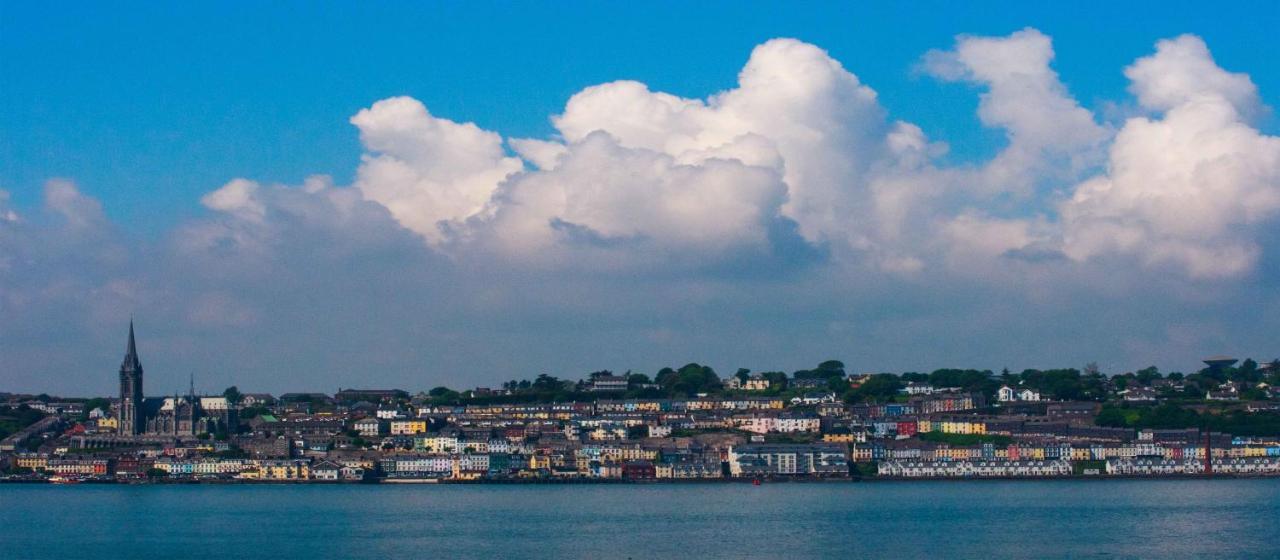 Bella Vista Hotel & Self Catering Suites Cobh Exteriör bild