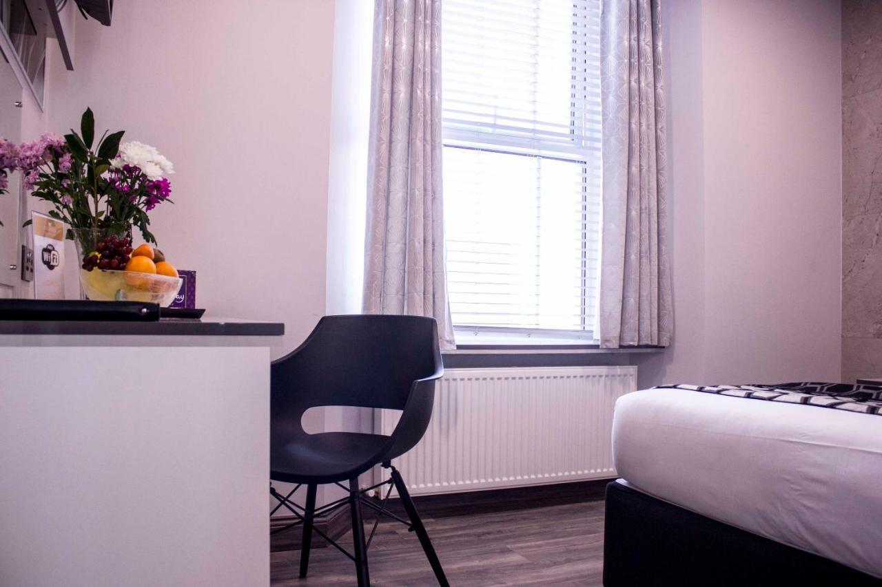 Bella Vista Hotel & Self Catering Suites Cobh Exteriör bild